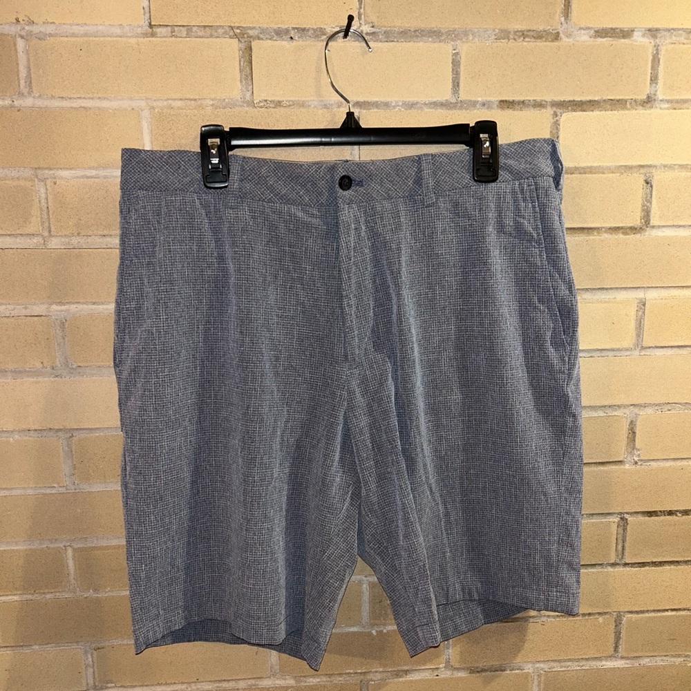 Walter Hagen Light Gray Performance 11 Golf Shorts